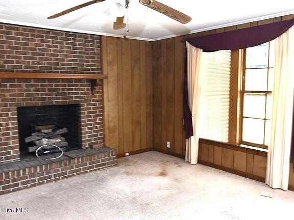 3rd image of 211 Paul Hare Road