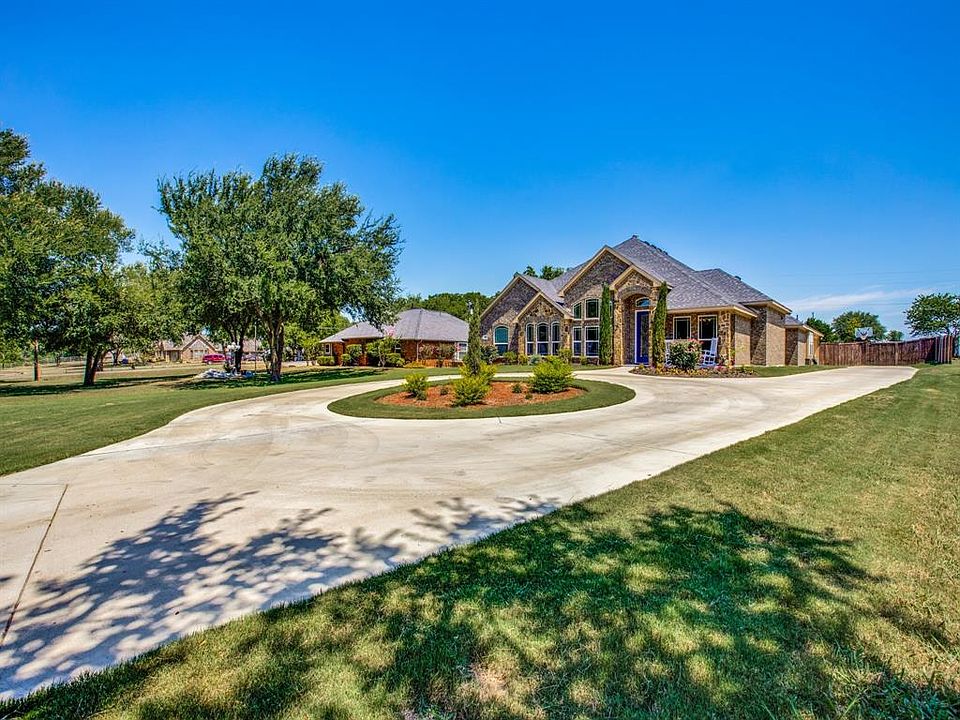 1st image of 843 Red Oak Creek Dr