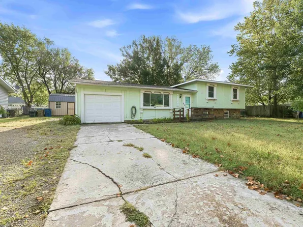 528 N 9th St, Towanda, KS 67144