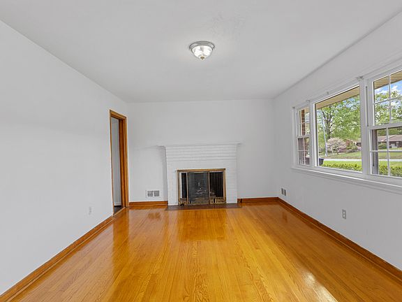 5th image of 6935 Tinkerdale Rd