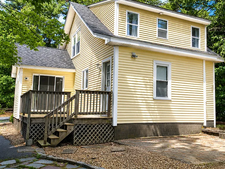 38 Warren Rd — Photo 17