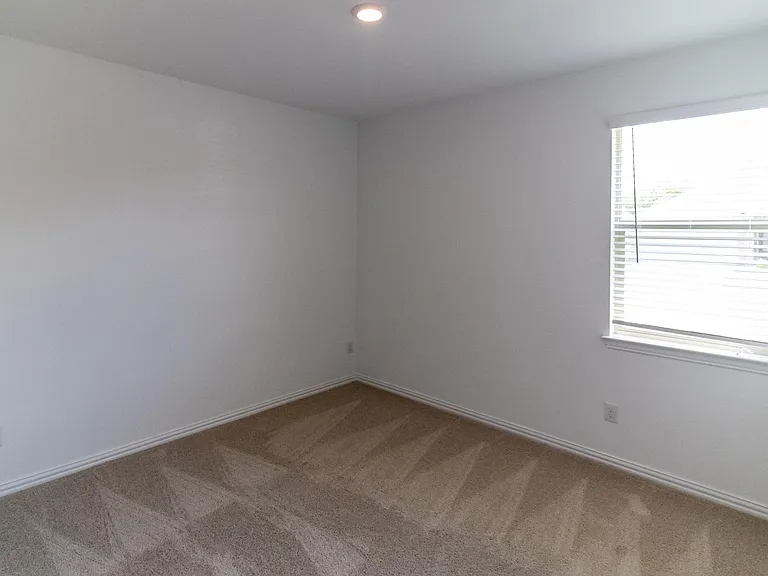 1837 Lake Grove Dr — Photo 13