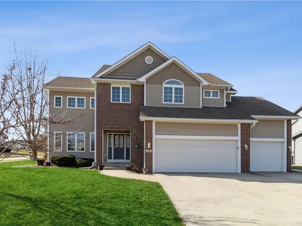 1102 NW Morningside Ct, Grimes, IA 50111