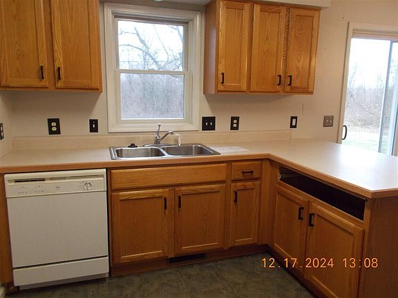 3rd image of 8738 Hazelwood Dr