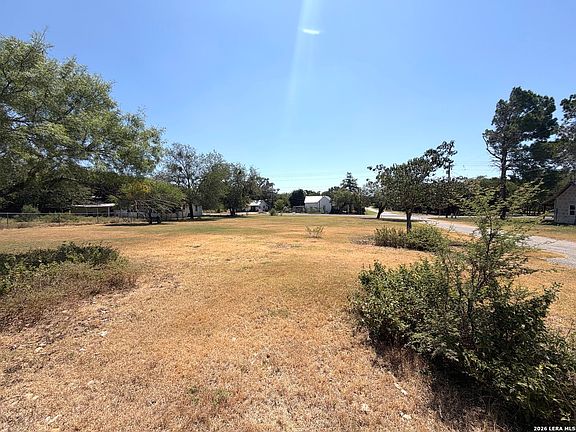 2nd image of 705 Pecan LOT 6