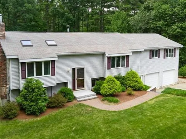 12 David Dr, Hudson, NH 03051
