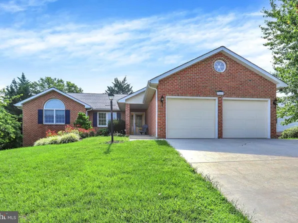 7041 Augusta National, Fayetteville, PA 17222