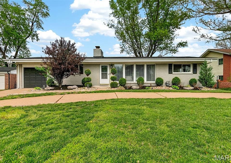 1st image of 15 Graeler Dr