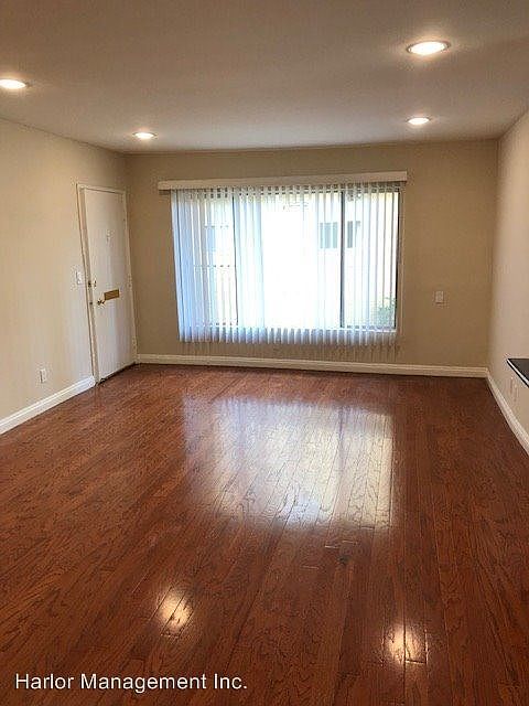1st image of 4546 Hazeltine Ave APT 1