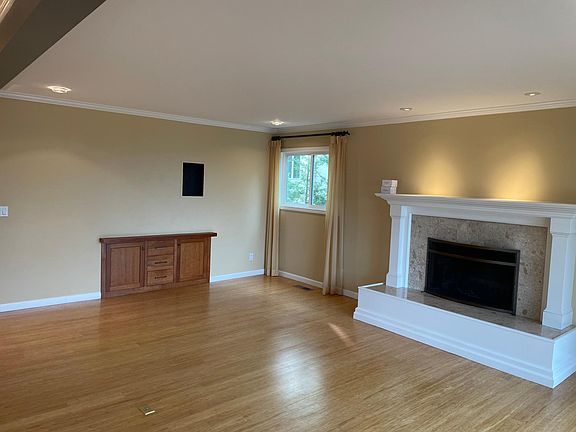 5th image of 774 Hillcrest Way