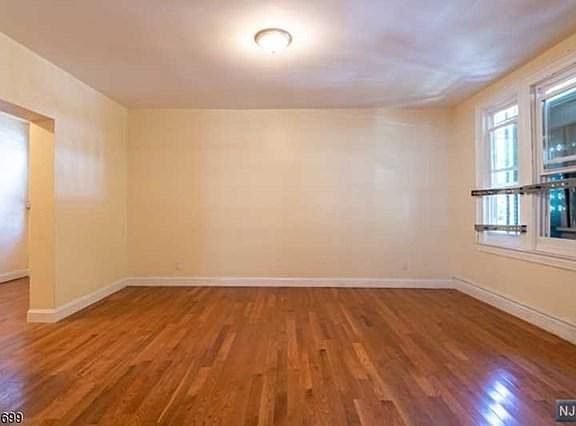 4th image of 32-34 Shanley Ave