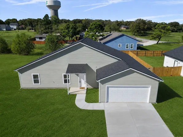 408 Susan Dr, Kennedale, TX 76060