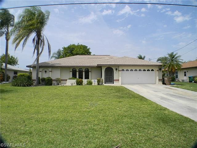 1st image of 901 SW 52nd St