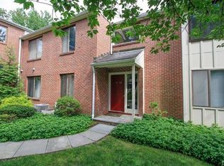 22 Hills Ln, Norwalk, CT 06851