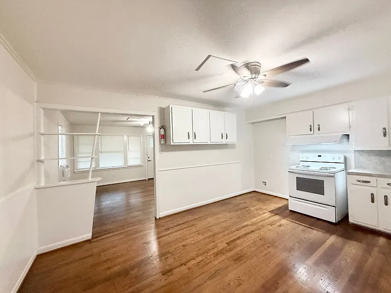 824 S Anderson St — Photo 7