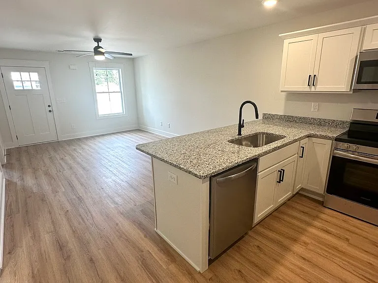 343 Woods Rd #A — Photo 4