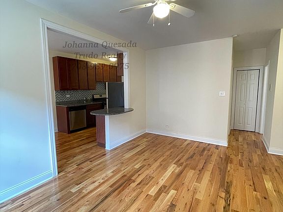 5th image of 626 W Cornelia Ave #S