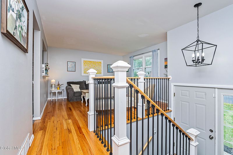 4th image of 51 Wood Terrace