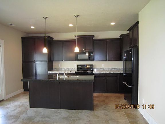 5th image of 395 E Horse Creek Dr
