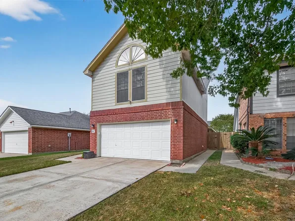 917 Hartman Dr, Baytown, TX 77521