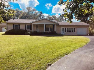 1 West St, Hillsboro, IL 62049