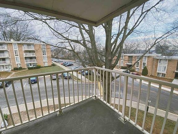 5th image of 2650 Redcoat Dr