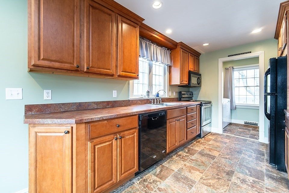 106 Springfield St, Wilbraham, MA 01095 Zillow