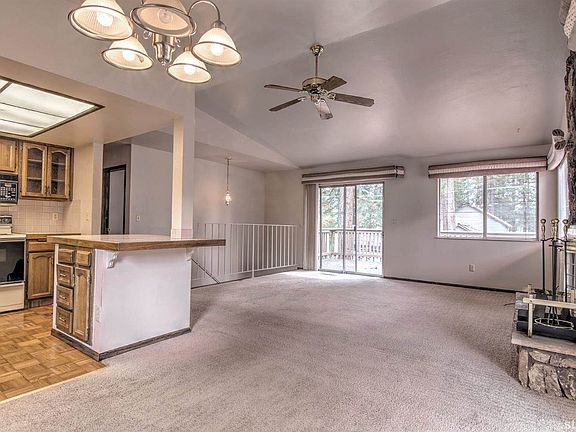 4th image of 729 Stanford Ave