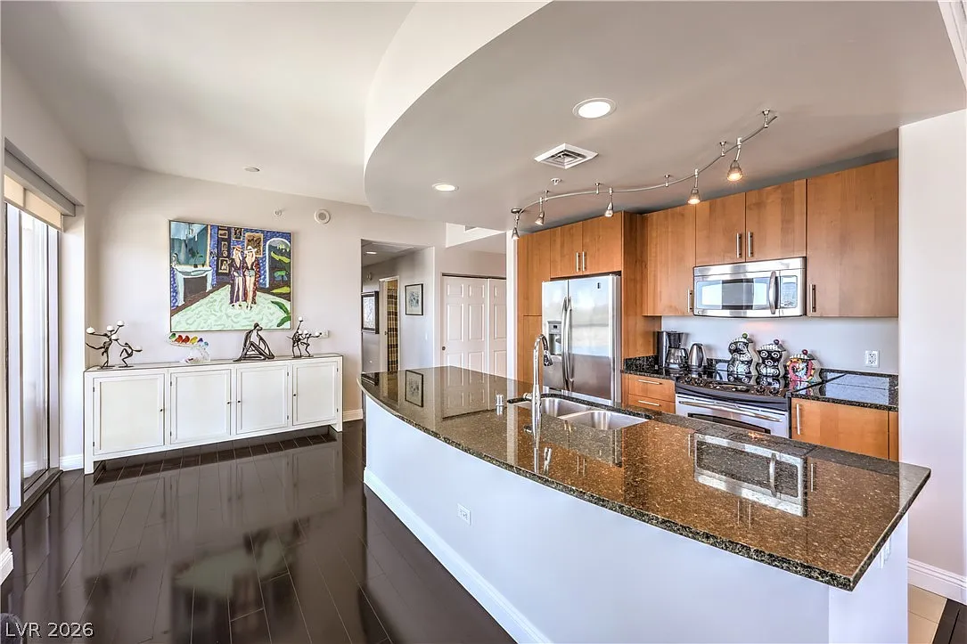 2 bed, 2.0 bath, 1563 sqft, $2,850 — Photo 3