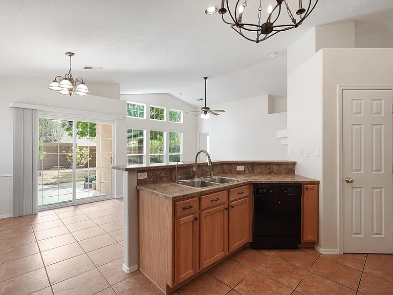 8620 Casa Verde Ave NW — Photo 8