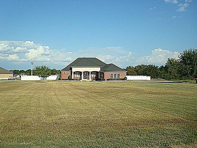 1st image of 140 Oakhill