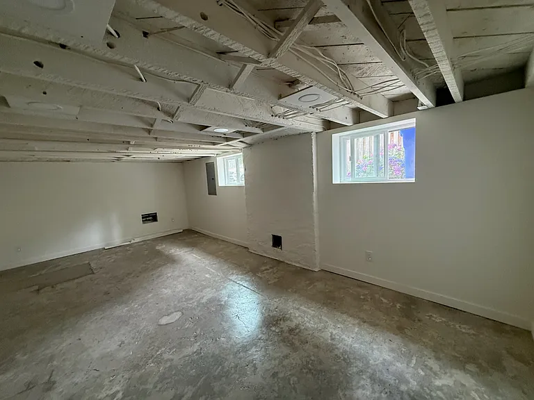215 SE 30th Pl — Photo 33