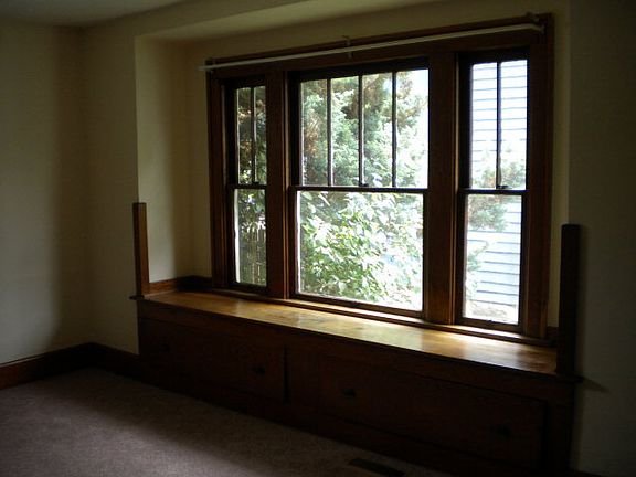 5th image of 242 Cummins Ave