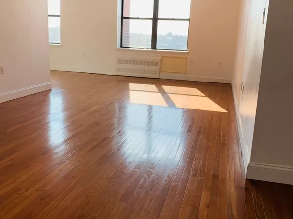 346 East 29th Street image 1 of 10