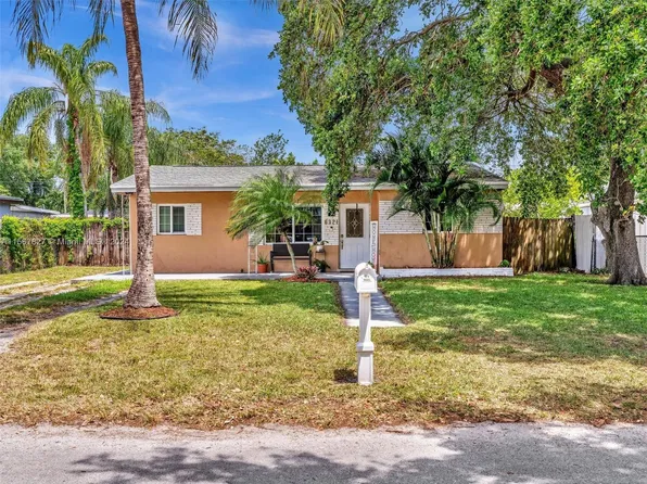 (undisclosed Address), Hollywood, FL 33024