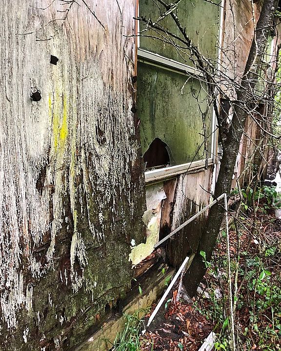 2nd image of 355 Oak Knoll Rd