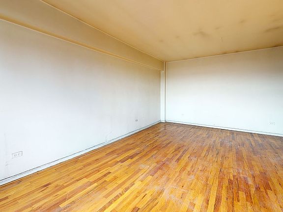 5th image of 42-42 Colden St Unit F03