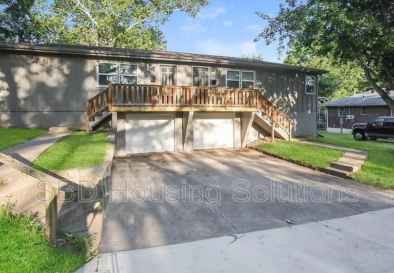 1903 S Crescent Ave — Photo 1