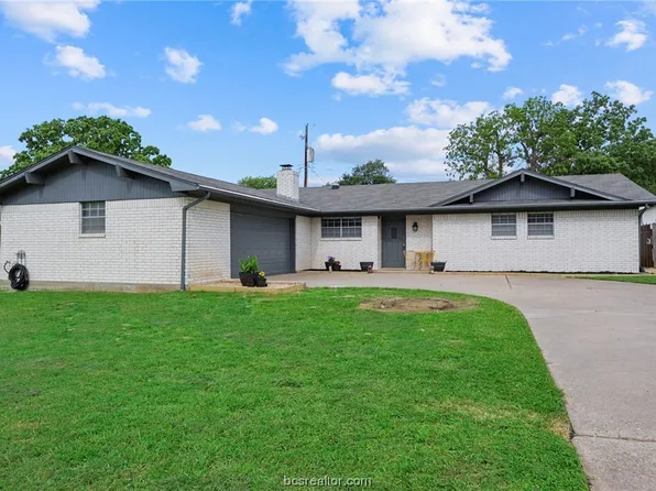 3512 Oakside Dr, Bryan, TX 77802