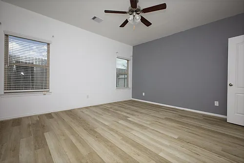 2106 Benjamin Park Photo 1
