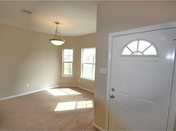 3rd image of 8032 Gladstone St