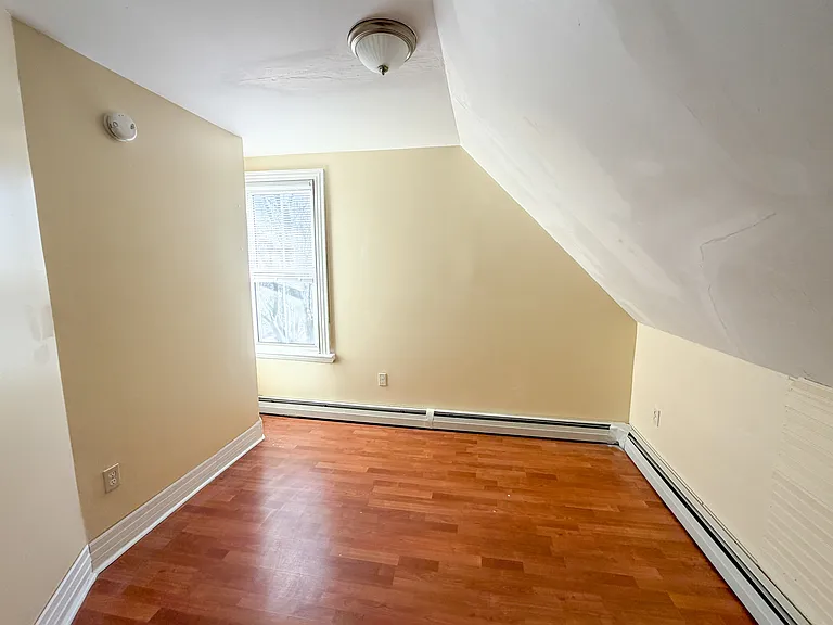 160 Brackett St — Photo 7