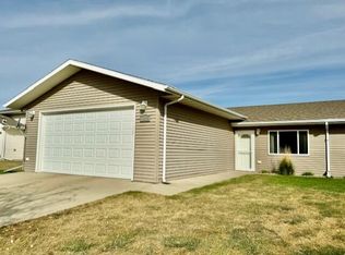 1222 13th Ave SW, Aberdeen, SD 57401