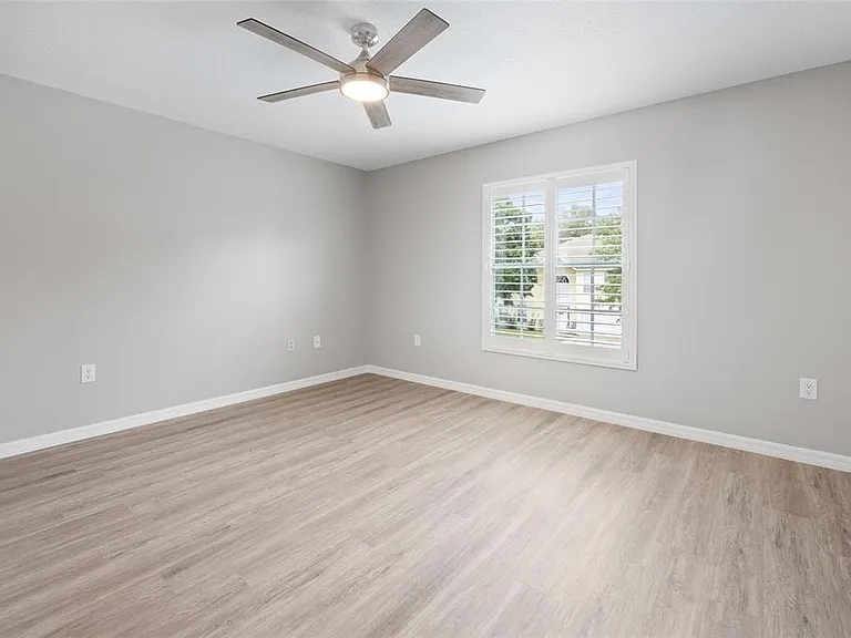 4510 SE 32nd Pl — Photo 22