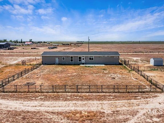 3rd image of 2200 SE Lone Star Dr