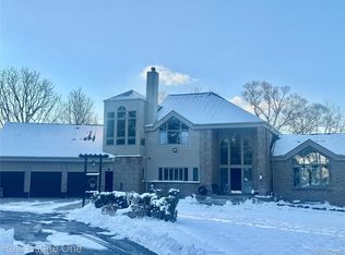 5772 N Rochester Rd, Rochester, MI 48306