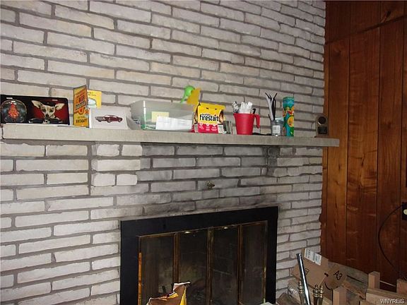 2nd image of 9553 Main St