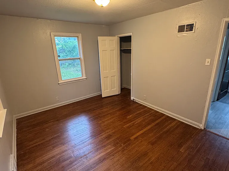 7439 Embury Ct — Photo 7