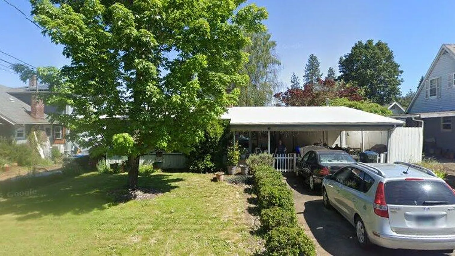 Amazing 3 bed 2 bath home with Fireplace - 353 W Madrone St - Move in Special $300 off first mont... — Photo 1