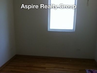 4th image of 1330 S Washtenaw Ave #2